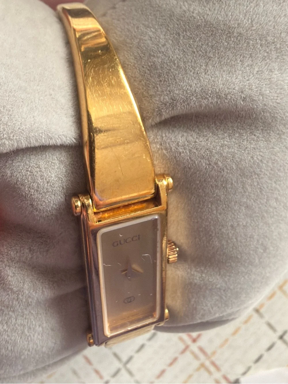 Gucci Gold-Tone Slim Bangle Bracelet Watch 1500L model